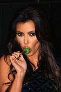 Kim Kardashian (Ким Кардашьян) - Страница 11 8b3a6f64570165